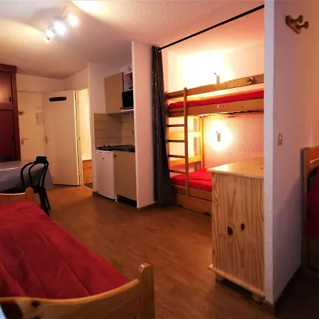 아파트 4 Pers Skis Aux Pieds, Proche Commerces Et Bus - Fr-1-545-39 *