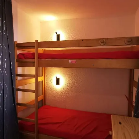 4 Pers Skis Aux Pieds, Proche Commerces Et Bus - Fr-1-545-39 * Val Thorens