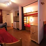 Apartment 4 Pers Skis Aux Pieds, Proche Commerces Et Bus - Fr-1-545-39 *