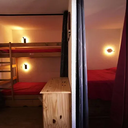 4 Pers Skis Aux Pieds, Proche Commerces Et Bus - Fr-1-545-39 * Val Thorens