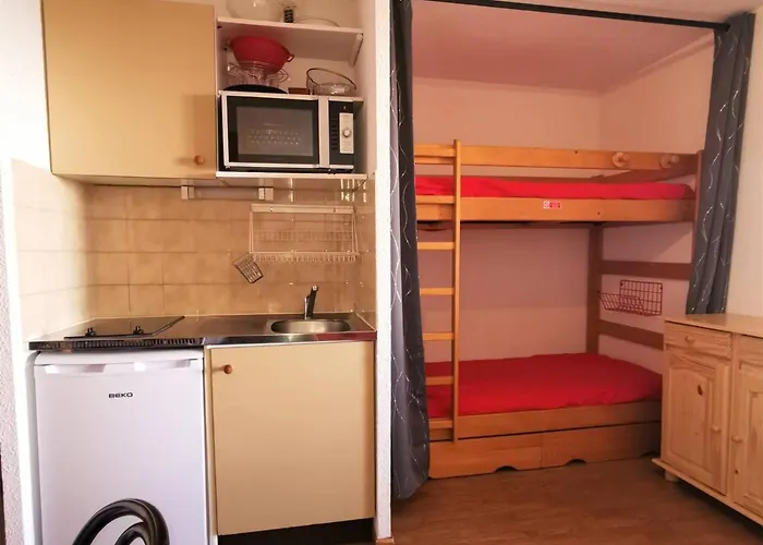 4 Pers Skis Aux Pieds, Proche Commerces Et Bus - Fr-1-545-39 * Val Thorens