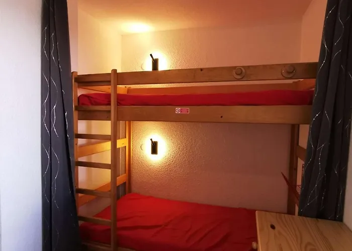 4 Pers Skis Aux Pieds, Proche Commerces Et Bus - Fr-1-545-39 * Val Thorens